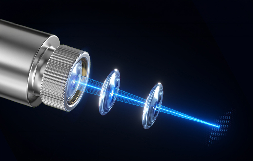 Pojedyncza dioda laserowa 450 nm ułożona we wkładzie wewnątrz wytrzymałego, cylindrycznego modułu CNC.